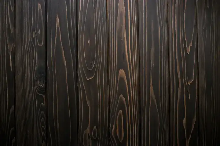 Maserung und Farbdetail von massivem Teakholz