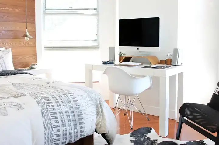 Mango wood bed
