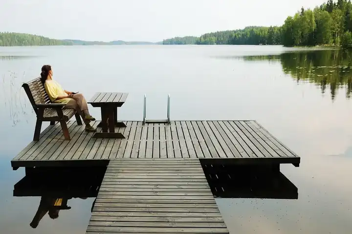 Scandinavian bench