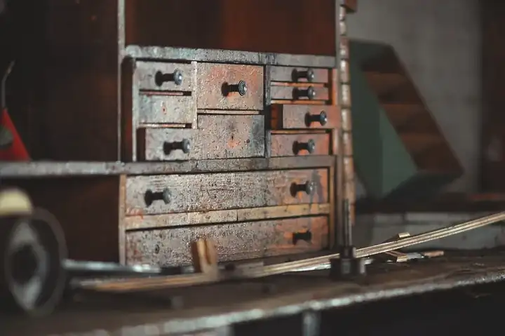 Industrial chest of drawers